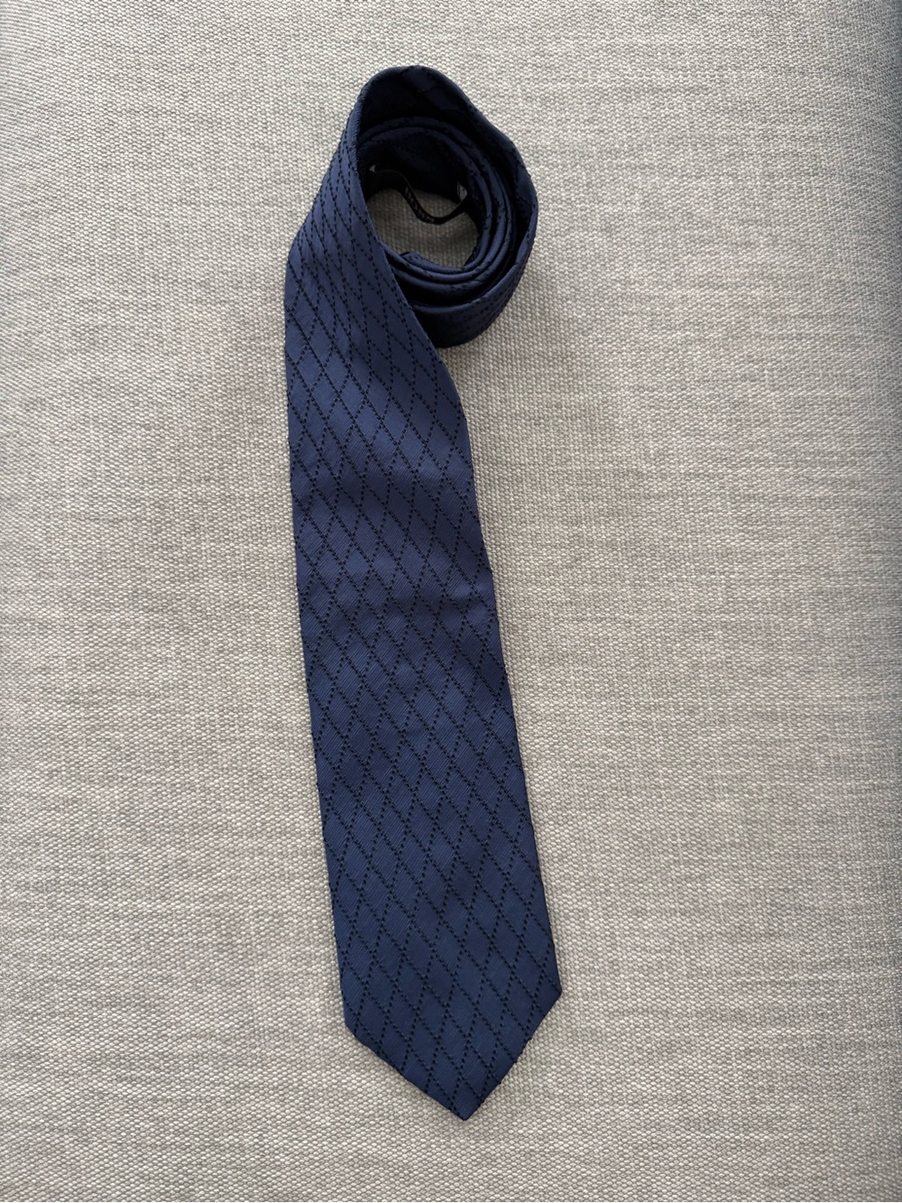 BOSS Hugo Boss Men’s Navy Blue Silk Blend Diamond Pattern Tie NWOT